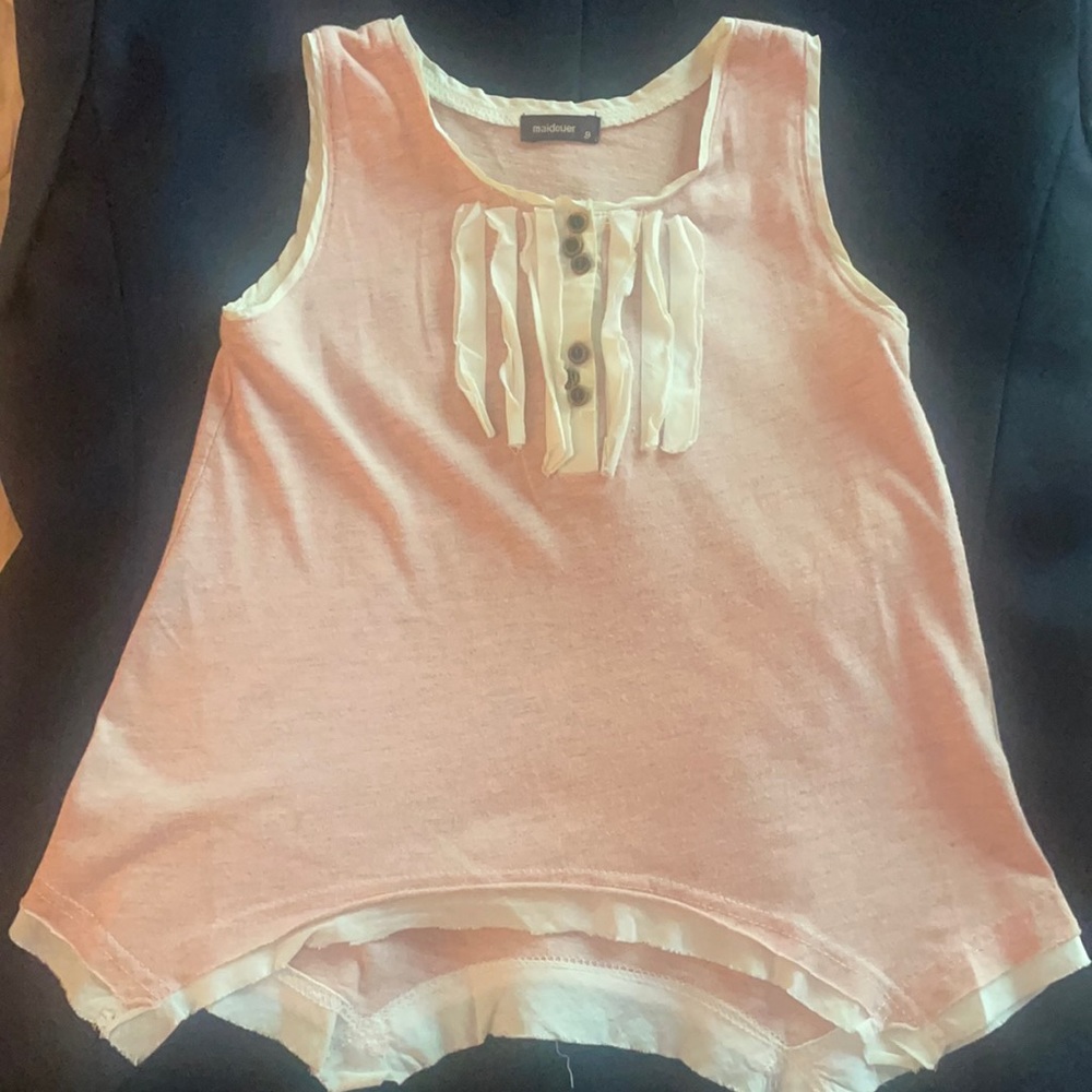 9-month girl’s sleeveless T-shirt